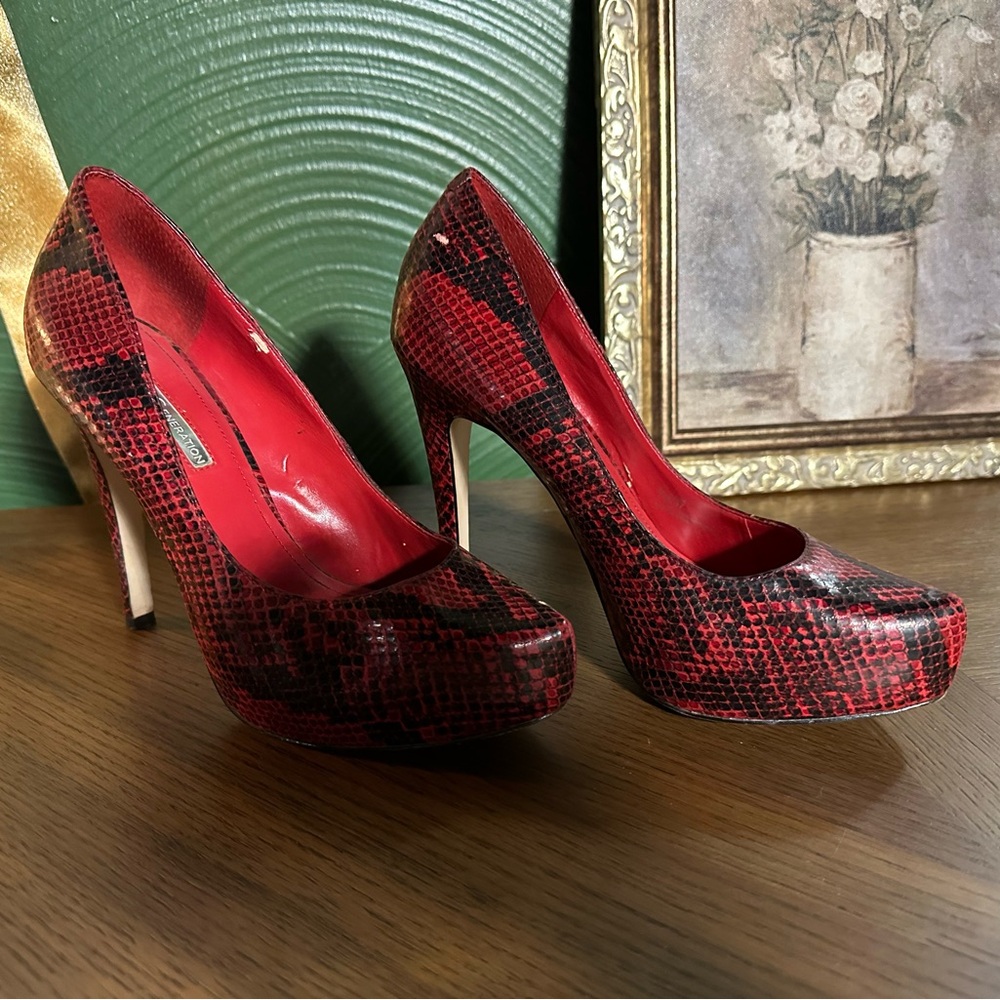 BCBGeneration Red Patterned Heels - Picture 6 of 6